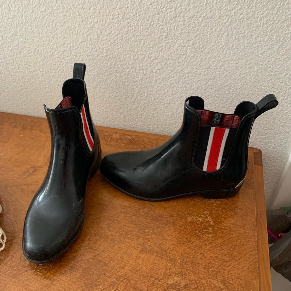lauren by raph lauren black womens rain boots. size 7.5/8
